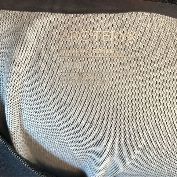 ARCTERYX Cela dress size medium - Picture 2 of 5